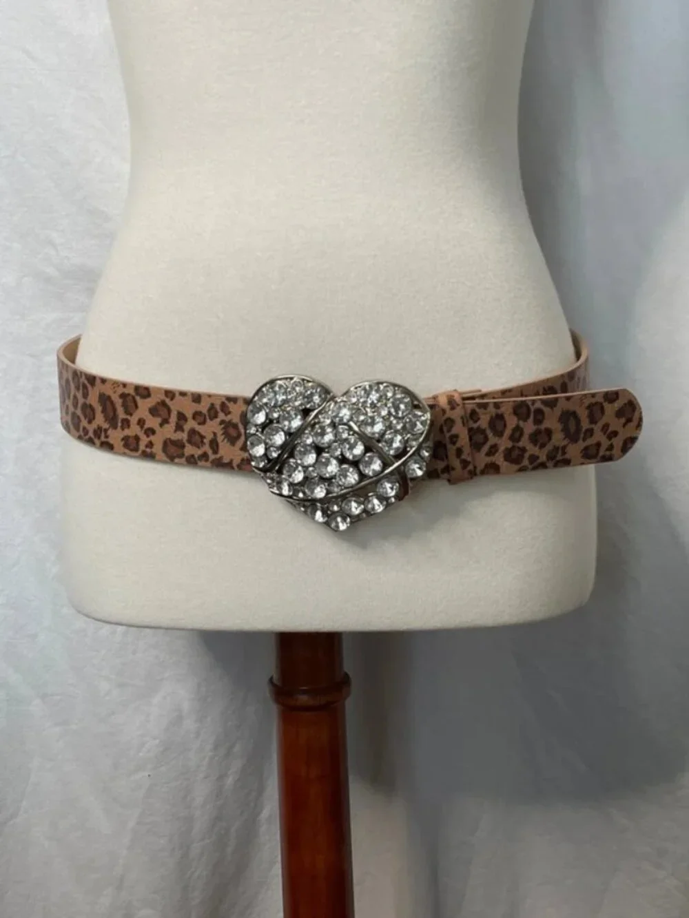 xoxo rhinestone pendant animal print belt
